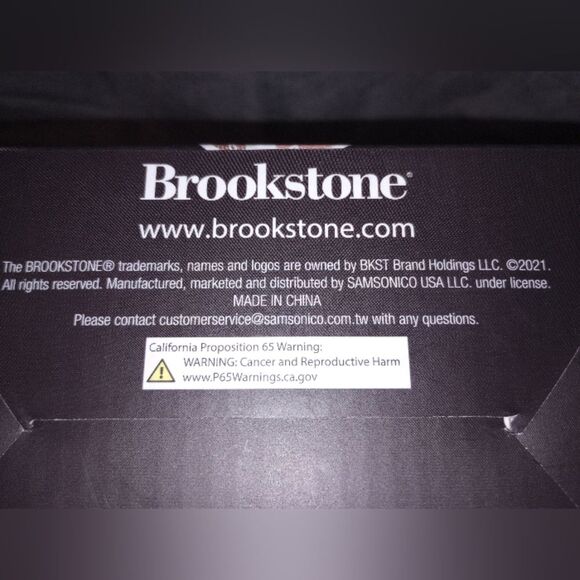 Brookstone On-The-Go Projector New In Box - Picture 5 of 7